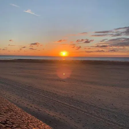 Deux A 150m Διαμέρισμα *